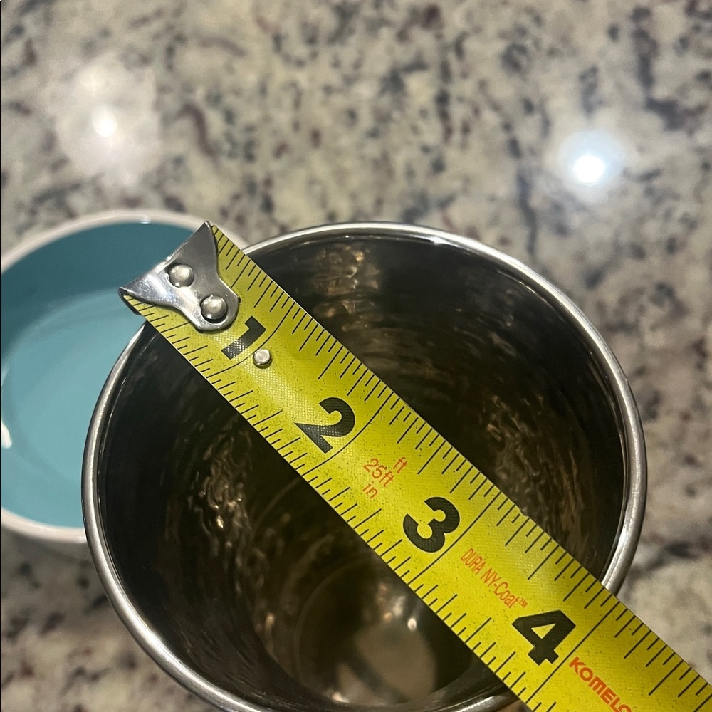 Hand hammered NAPASTYLE vase - Picture 4 of 4
